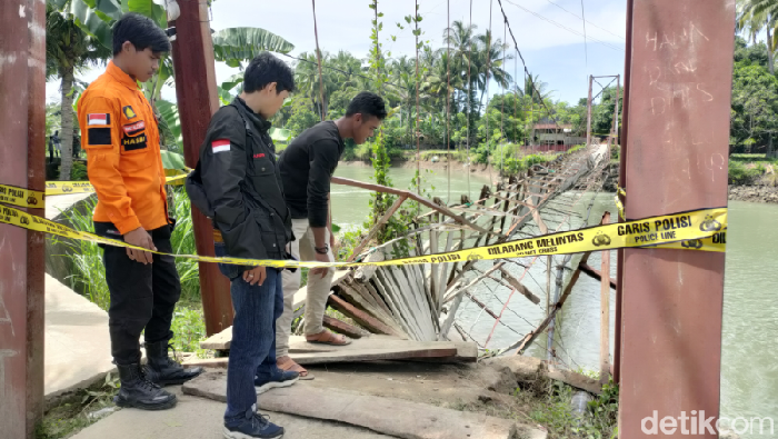 jembatan-gantung-di-bone-putus-3_169.png